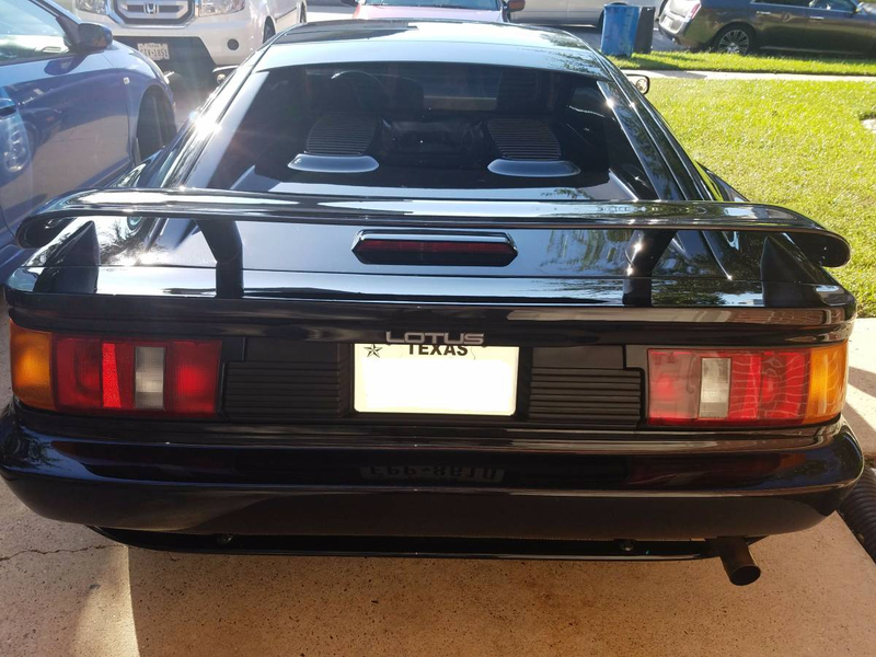 Illustration for article titled For $17,000, Is This 1993.5 Lotus Esprit SE The Cheapest Way To Become An Exotic Dancer?